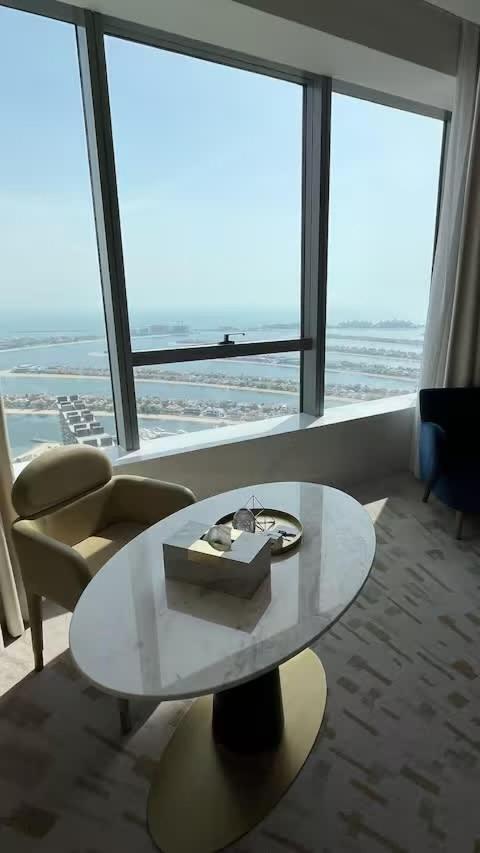 Exquisite - Highest At The Palm Tower Apartment *